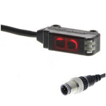Czujnik fotoelektryczny, miniatura widok z boku, odbicie rozproszone, 5-30mm, DC, 3-przewodowy, PNP, światło włączone, złączka M12 pigtail, E3T-SL24-M1TJ 0.3M