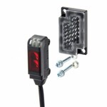 Czujnik fotoelektryczny, retrorefleksyjny (reflektor w zestawie), 200 mm, DC, 3-przewodowy, PNP, światło włączone, widok z boku, kabel 5 m (wymaga uchwytu), E3T-SR23 5M