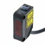 Czujnik fotoelektryczny,obudowa prostokątna,czerwony laser klasy 1,przezświetleniowy,jednostka emitująca,PNP,światło-wł/ćmrok-wł,kabel 0,5 m,E3Z-LT81-L 0.5M