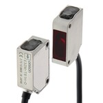 Czujnik fotoelektryczny,obudowa prostokątna,stal nierdzewna,dioda LED podczerwieni,przezświetlenie,15 m,PNP,światło-wł/ćm.-wł,wyjście przełączające z przewodem,kabel 5 m,E3ZM-T81H 5M
